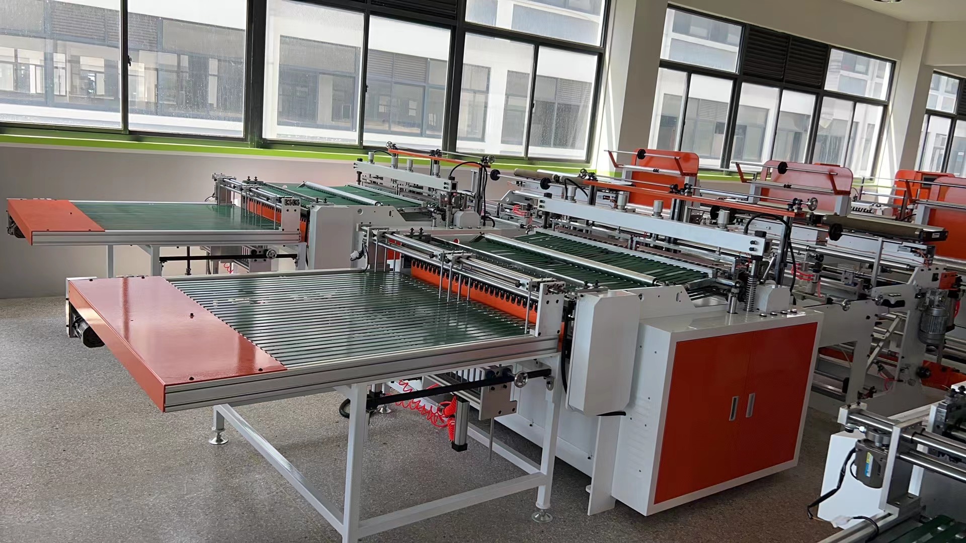 Fully Automatic 2 Lanes Side Sealing Bag Making Machine